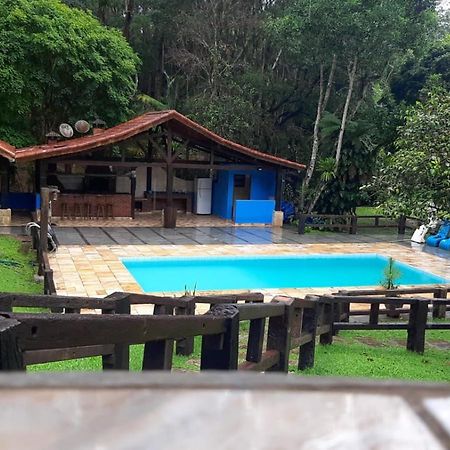 Casa De Campo Agradavel Com Piscina, Parquinho, Lago, Riacho, Quadra, Sinuca E Mais! Villa Жукитиба Екстериор снимка