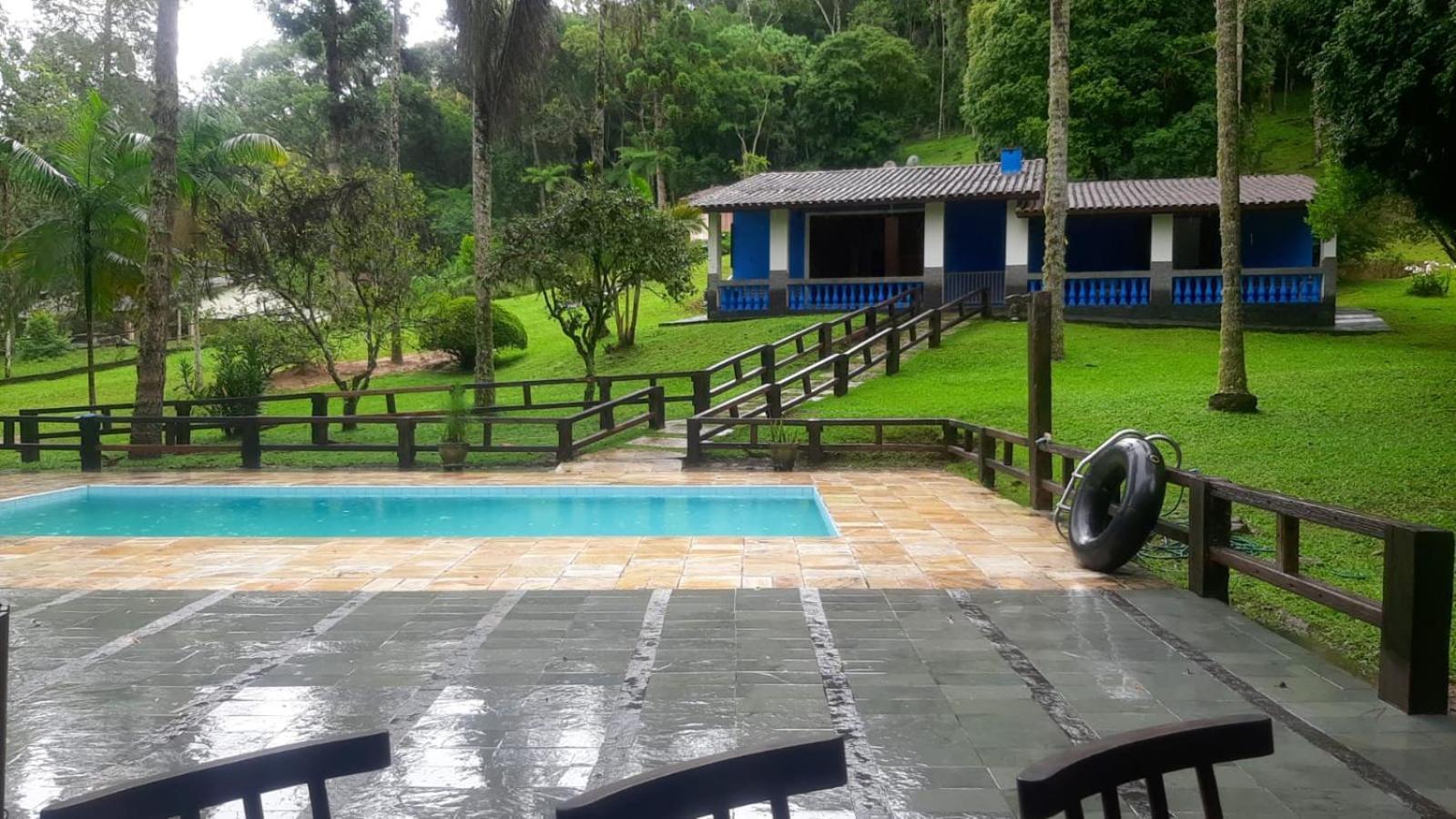 Casa De Campo Agradavel Com Piscina, Parquinho, Lago, Riacho, Quadra, Sinuca E Mais! Villa Жукитиба Екстериор снимка