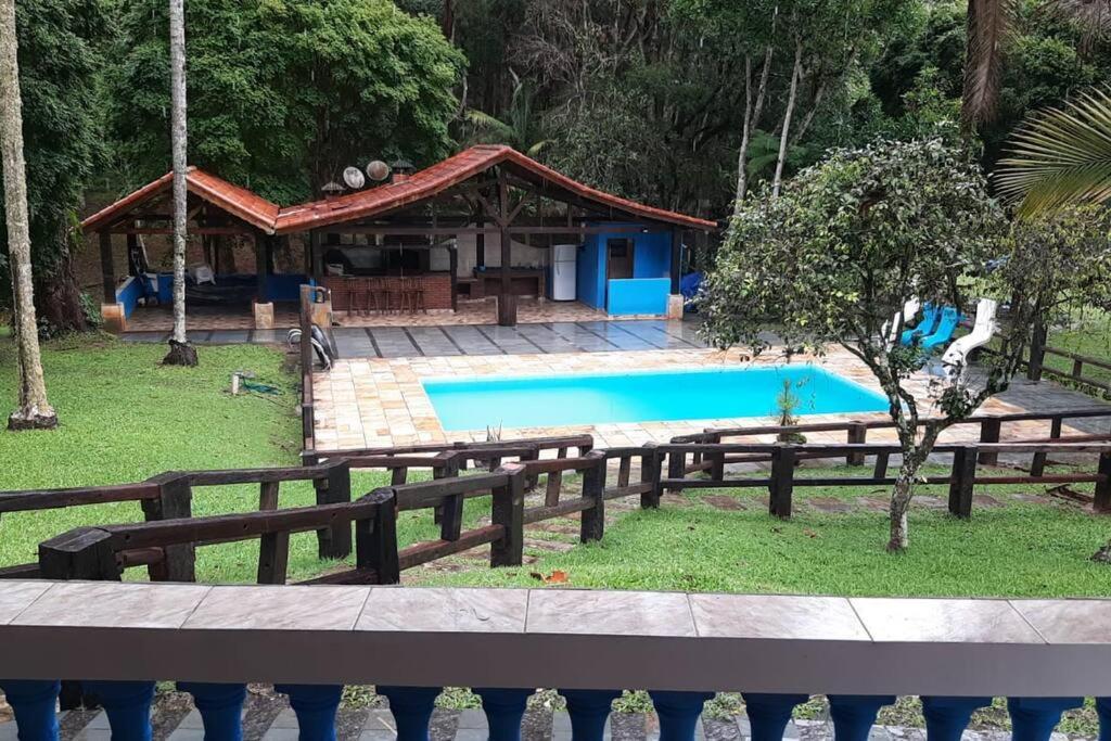 Casa De Campo Agradavel Com Piscina, Parquinho, Lago, Riacho, Quadra, Sinuca E Mais! Villa Жукитиба Екстериор снимка