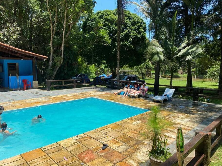 Casa De Campo Agradavel Com Piscina, Parquinho, Lago, Riacho, Quadra, Sinuca E Mais! Villa Жукитиба Екстериор снимка