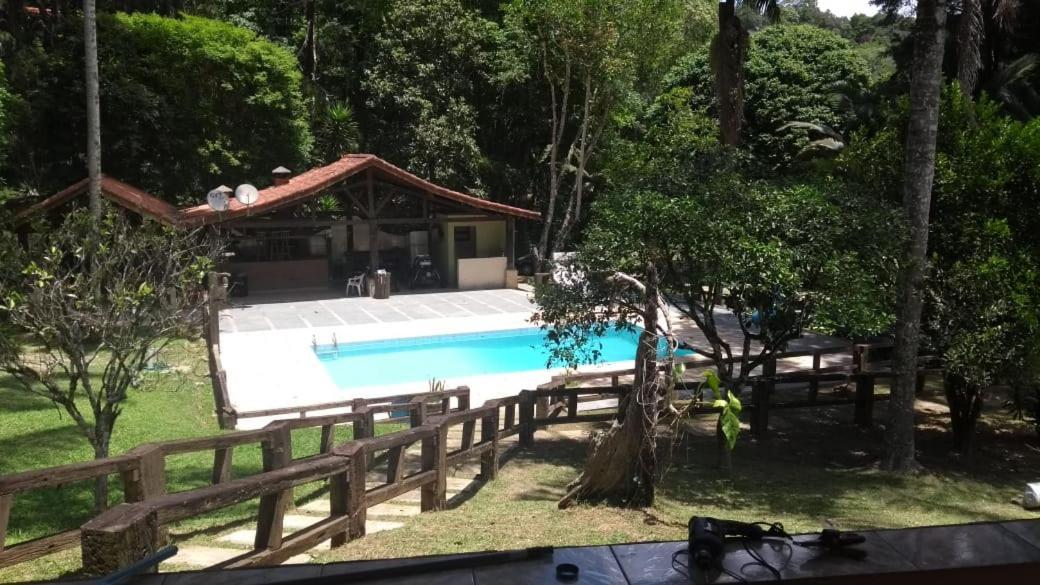 Casa De Campo Agradavel Com Piscina, Parquinho, Lago, Riacho, Quadra, Sinuca E Mais! Villa Жукитиба Екстериор снимка